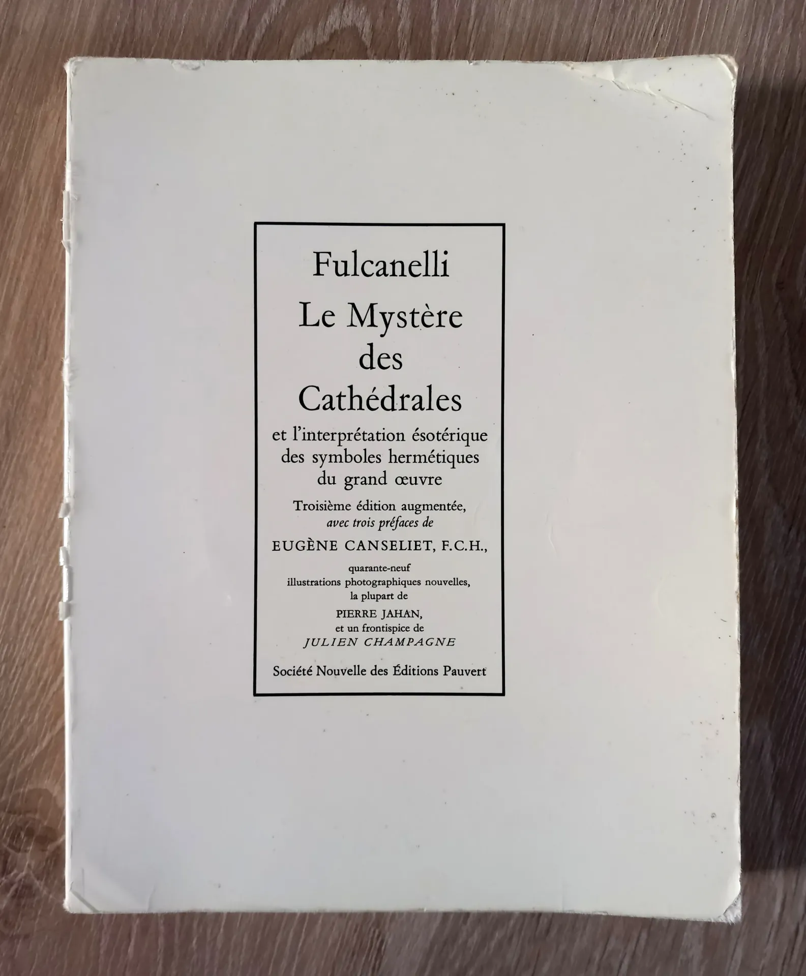 Le Mystère des Cathédrales (Fulcanelli)