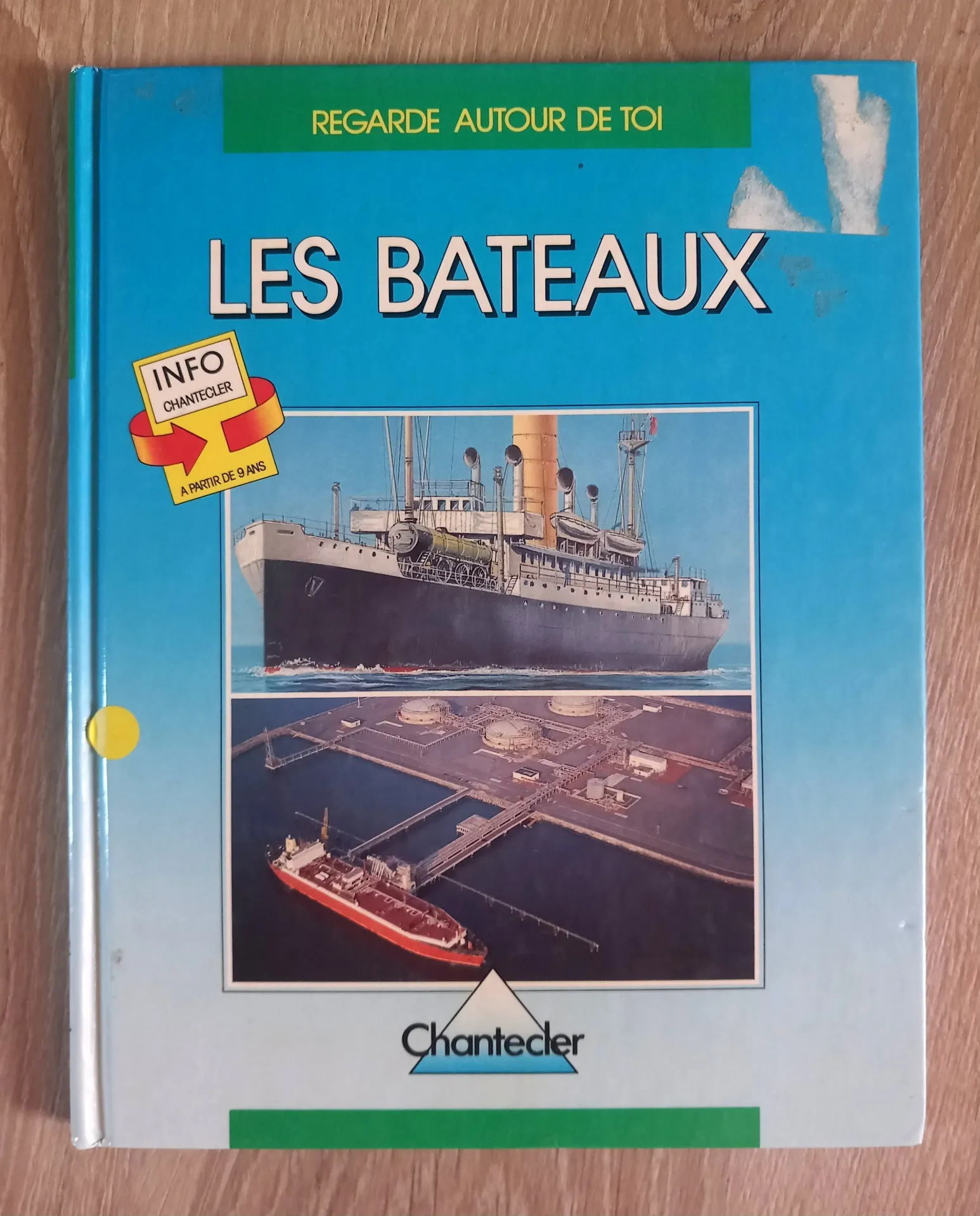 Regarde autour de toi : les bateaux