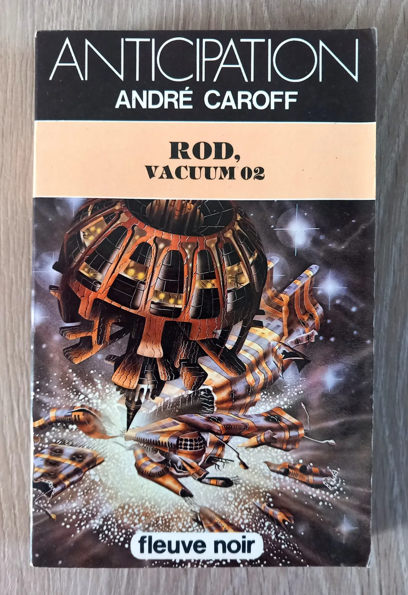 Rod, Vacuum 02 (André Caroff)