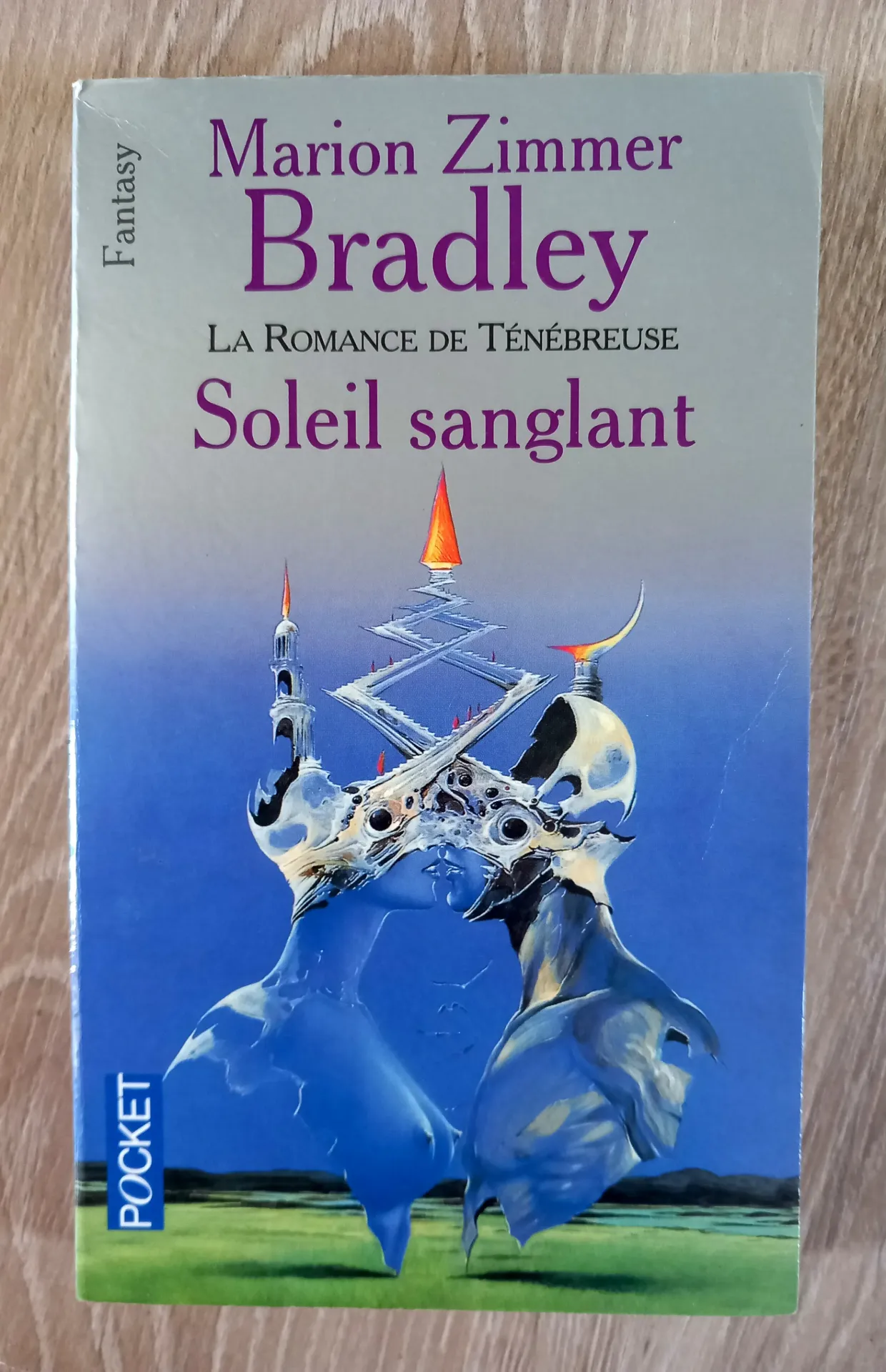 Soleil sanglant - La romance de Ténébreuse (Marion Zimmer Bradley)