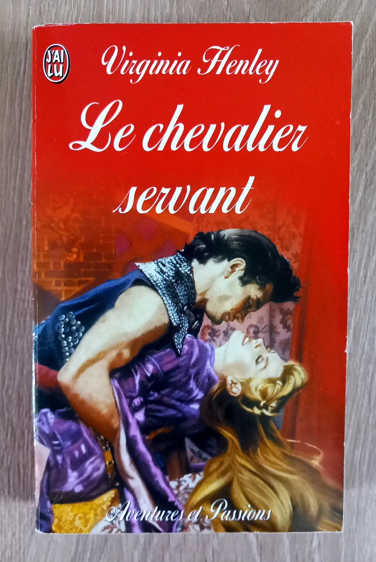 Le chevalier servant (Virginia Henley)