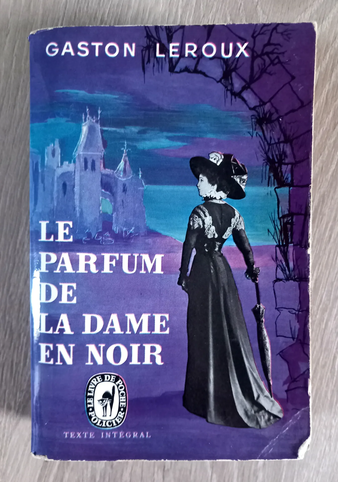 Le parfum de la dame en noir (Gaston Leroux)