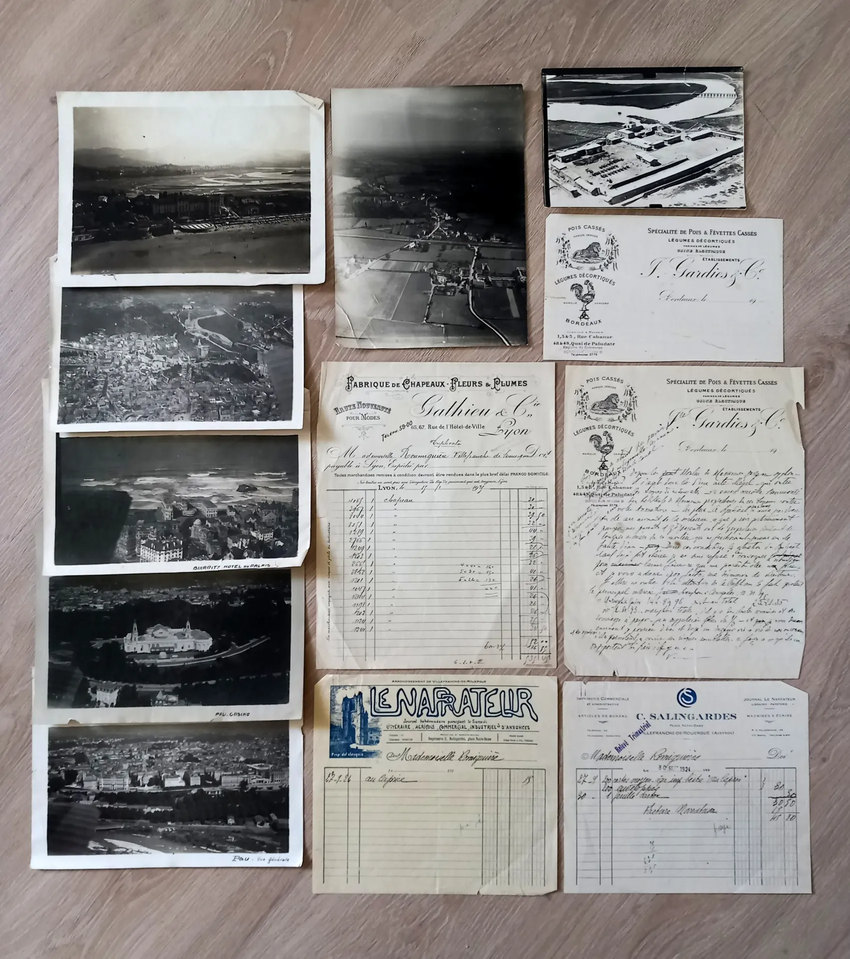 Lot : 7 photographies en noir et blanc et 5 anciens documents