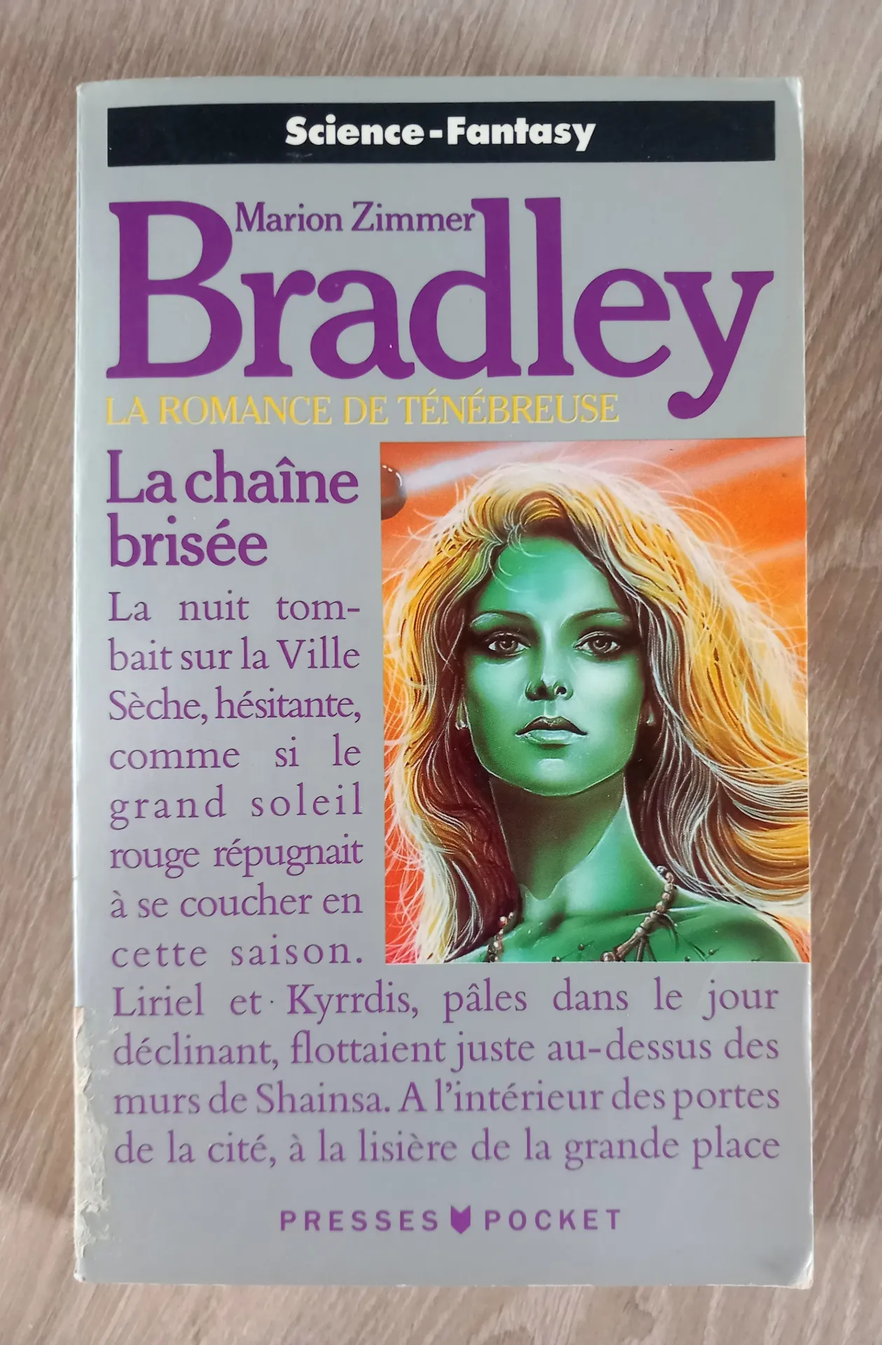 La romance de Ténébreuse : La chaine brisée (Marion Zimmer Bradley)