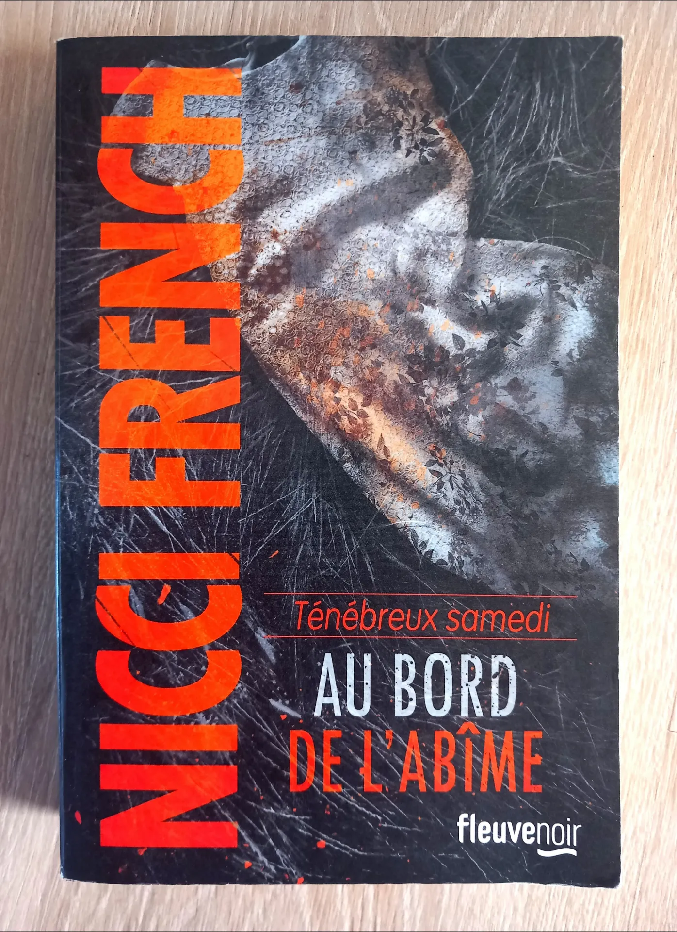 Au bord de l'abîme. Ténébreux samedi (Nicci French)