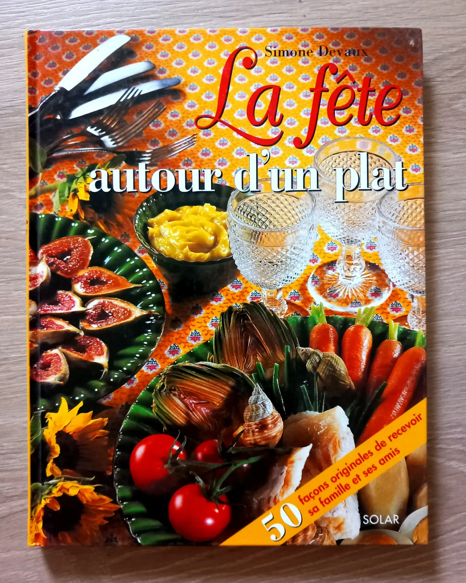 La fête autour d'un plat (Simone Devaux)