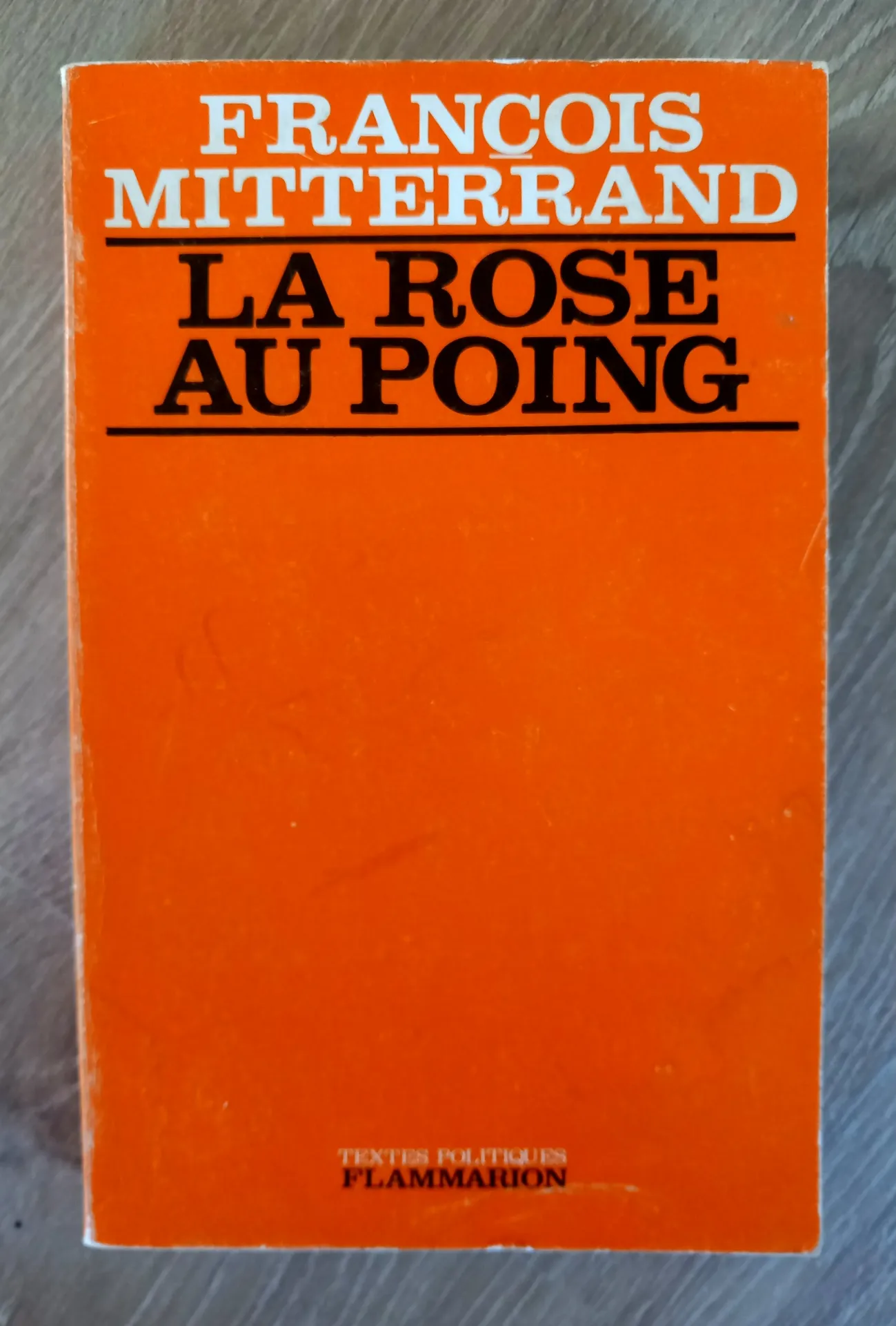La rose au poing (François Mitterrand)