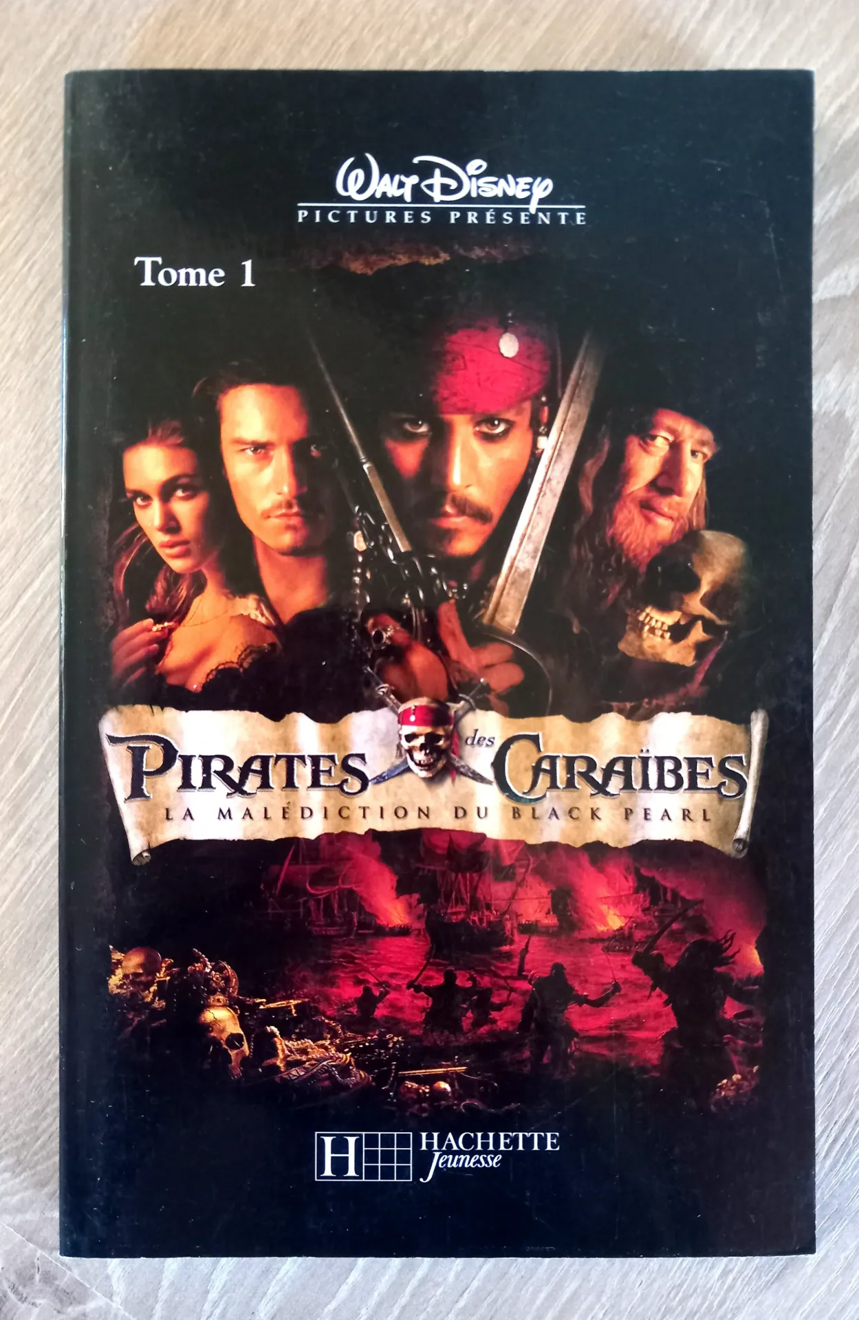Pirates des Caraïbes, tome 1 : La malédiction du Black Pearl (Katherine Quenot)