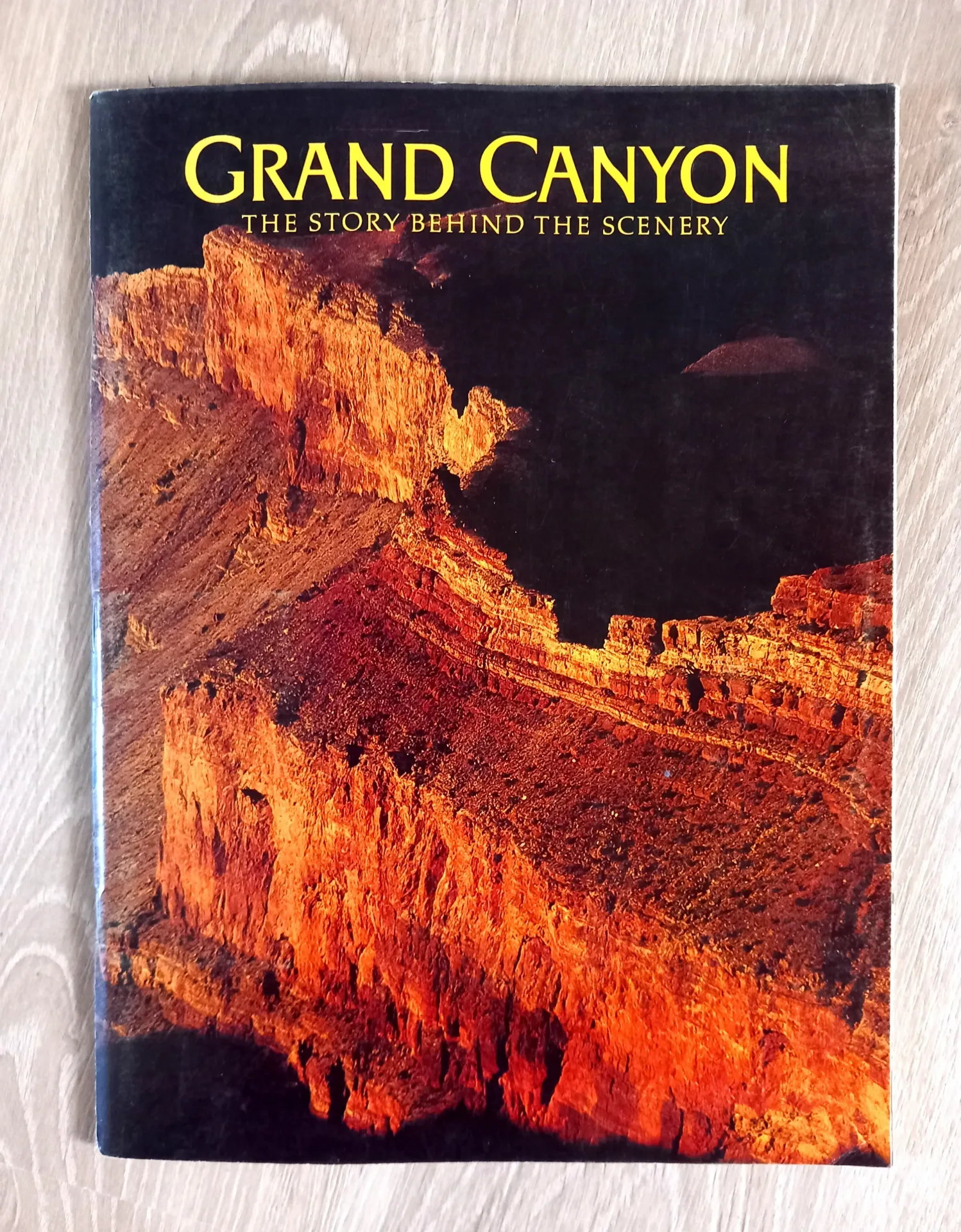 Grand Canyon, the story behind the scenery (Merrikk D. Beal)