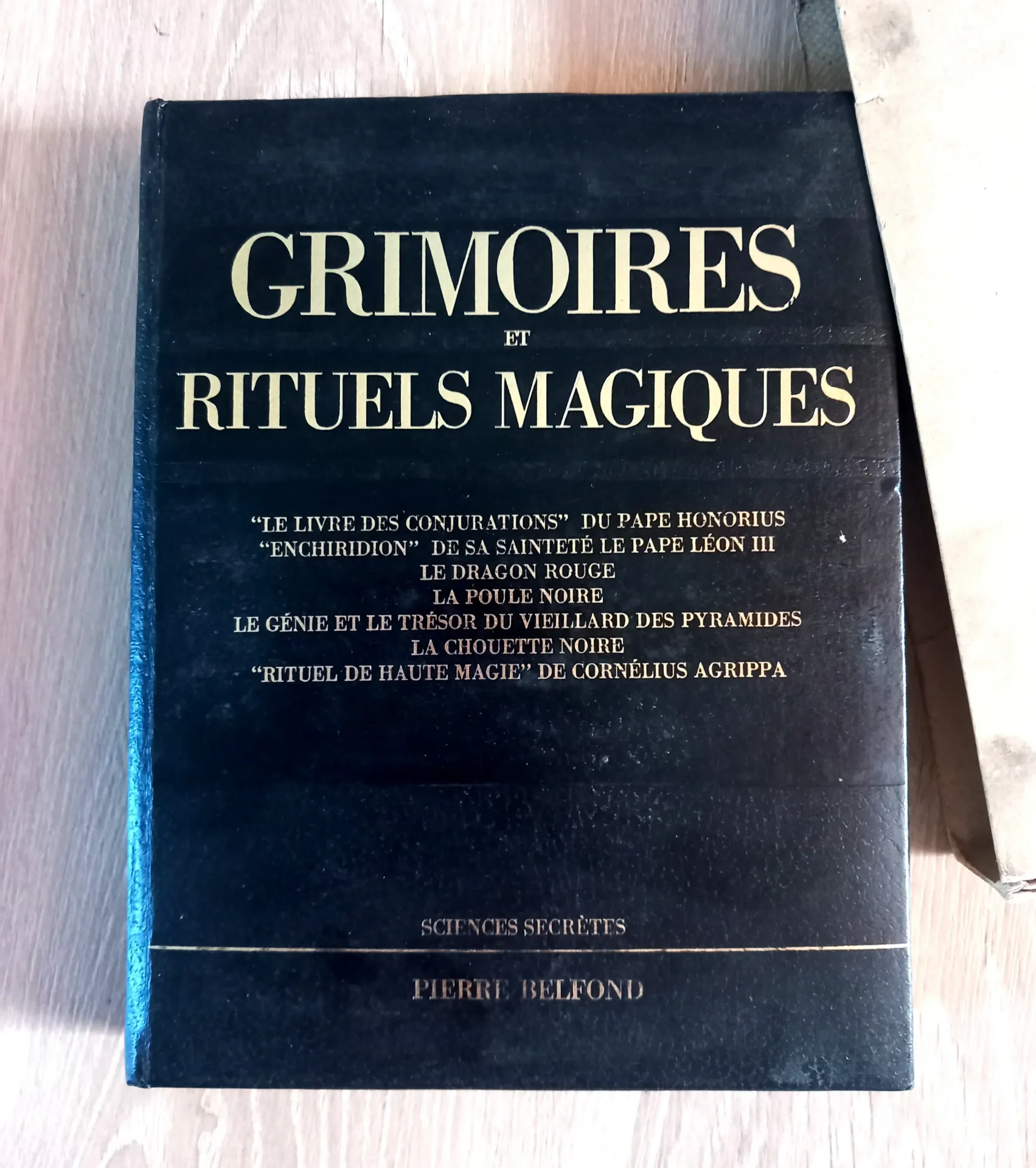 Grimoires et rituels magiques (François Ribadeau Dumas)