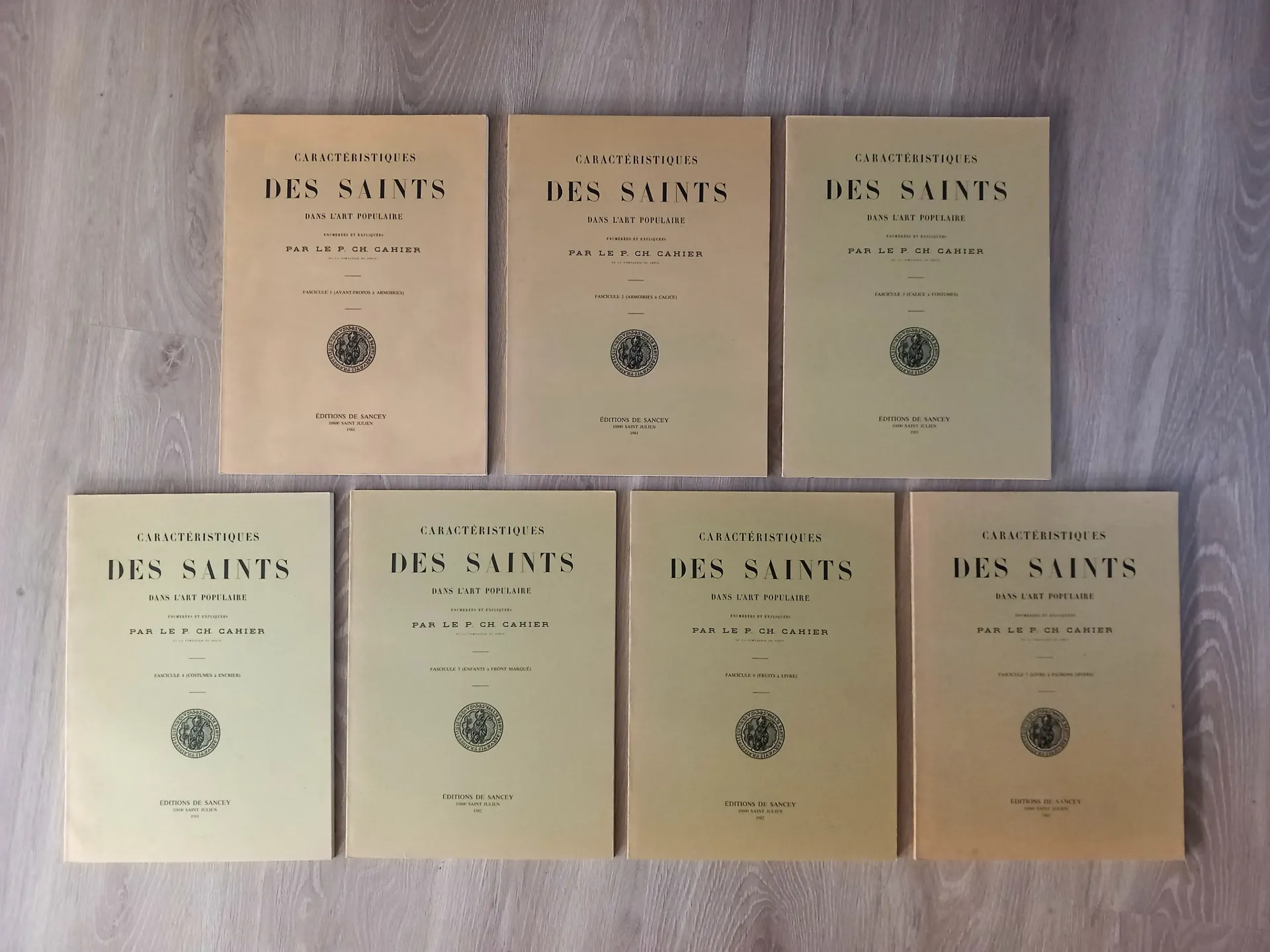 Lot : Caractéristiques des Saints dans l'art populaire - Tomes 1, 2, 3, 4, 5, 6, 7 (Père Charles Cahier)