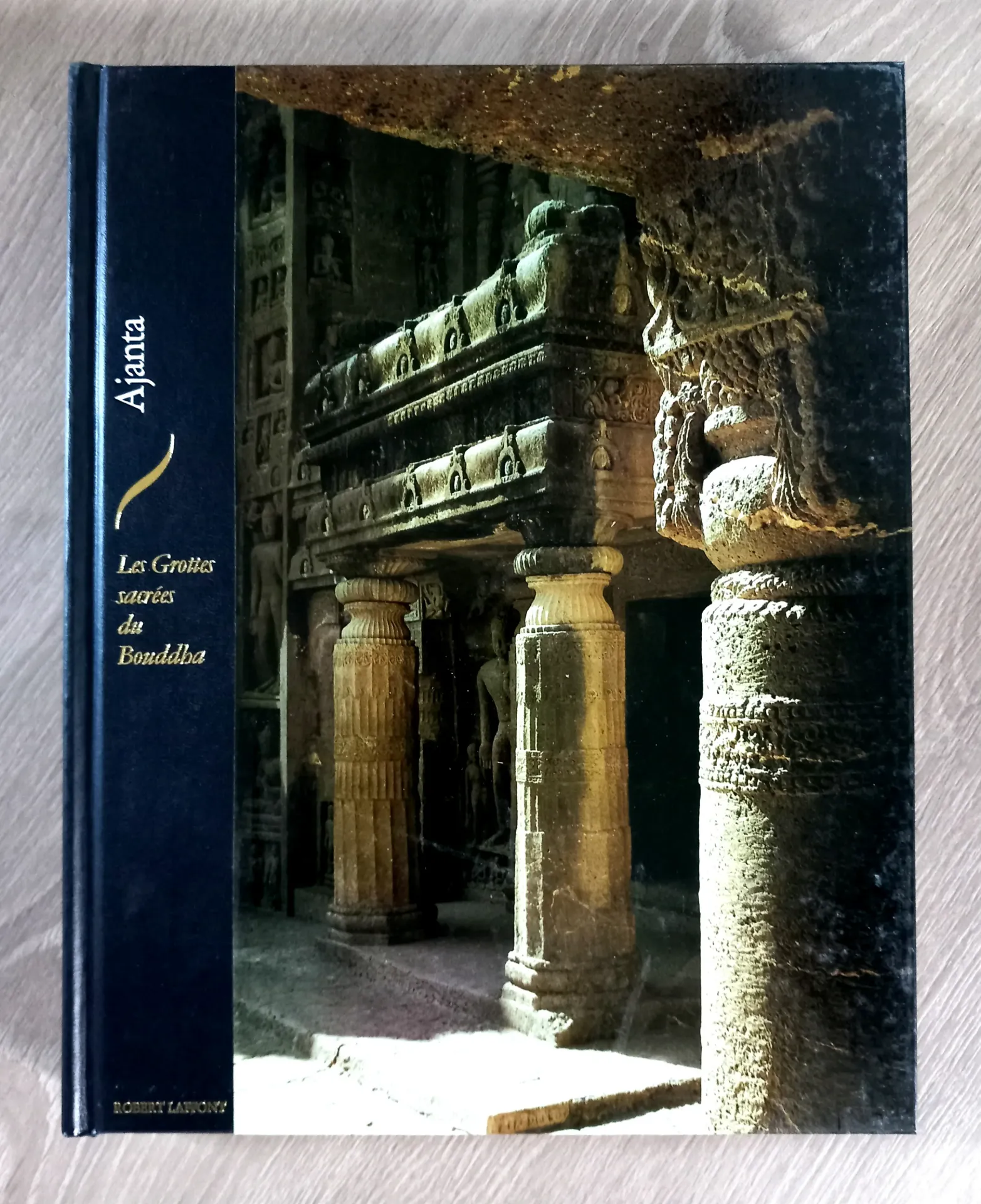 Ajanta - Les Grottes sacrées du Bouddha (Simon P.M. Mackenzie)