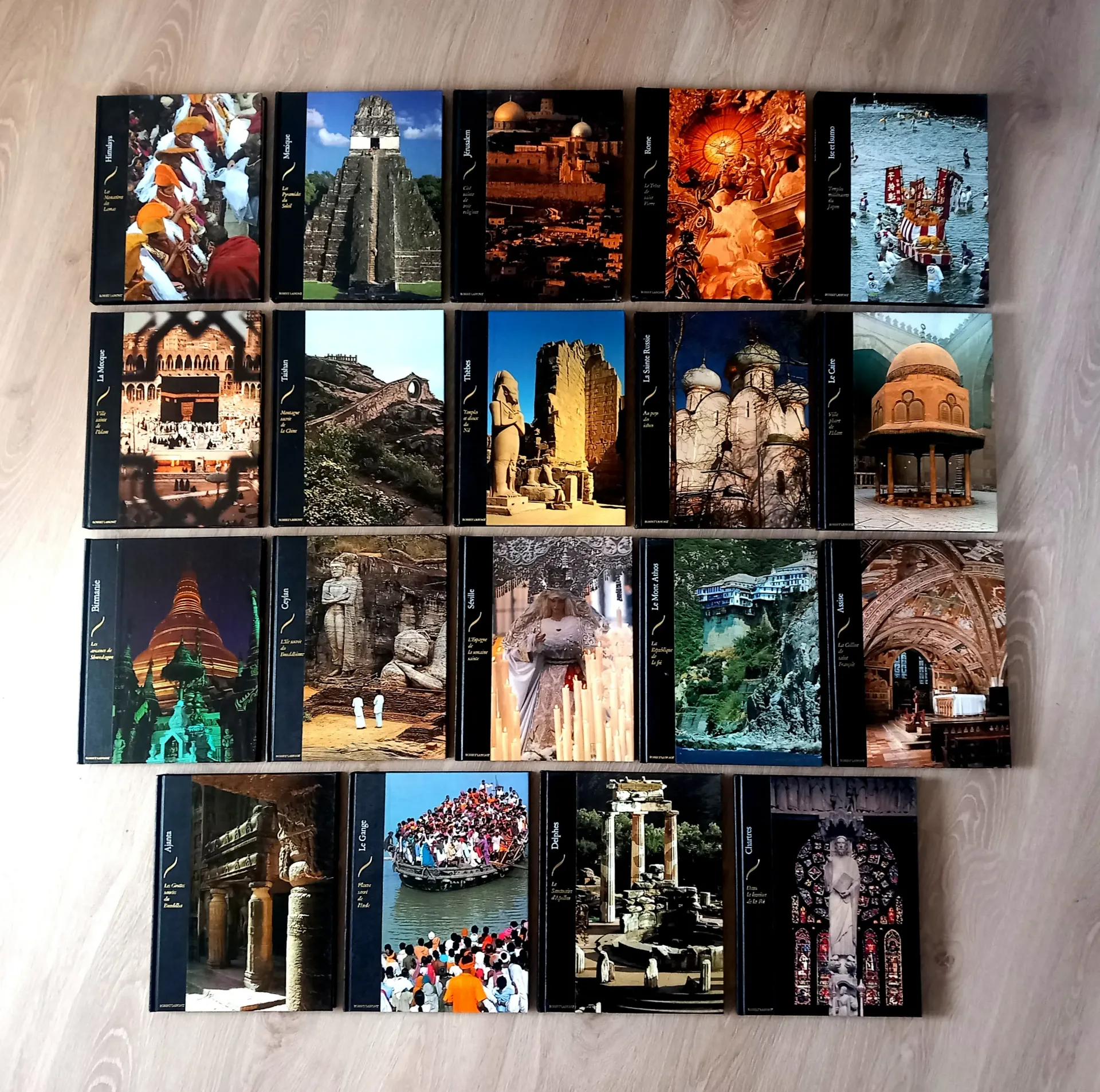 Lot : 19 tomes - Les hauts lieux de la spiritualité