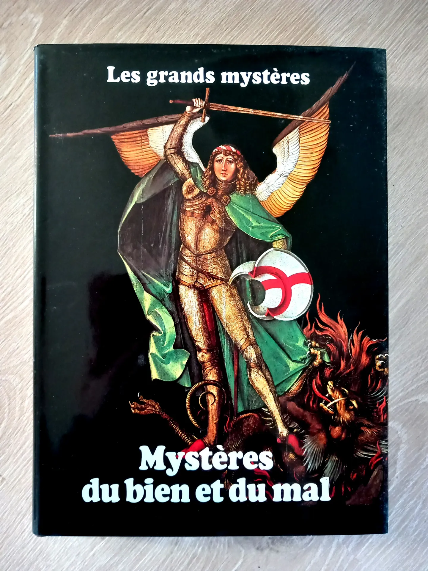 Mystères du bien et du mal, tome 10 - Les grands mystères (Stuart Holroyd)