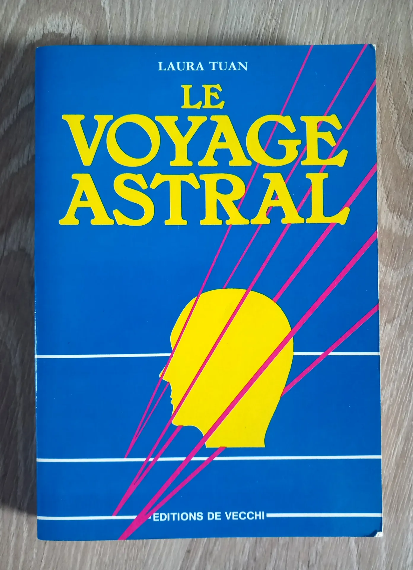 Le voyage astral (Laura Tuan)